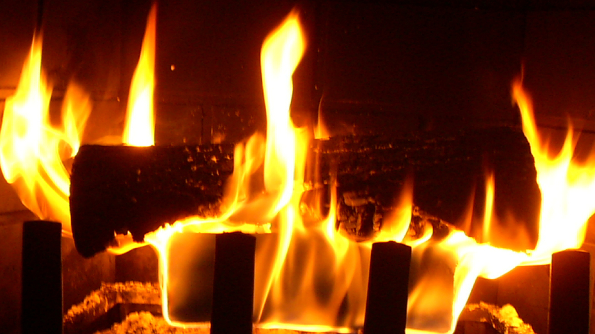 ΥΠΕΚΑ: Φθηνότερο το κλιματιστικό από το τζάκι