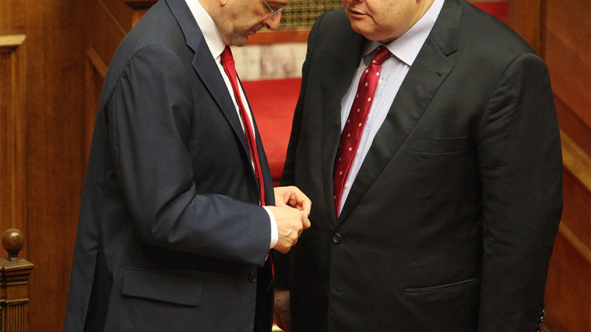 Σαμαράς - Βενιζέλος: Αποφάσισαν ότι προέχει η συνοχή, πήραν πίσω το 25ευρω