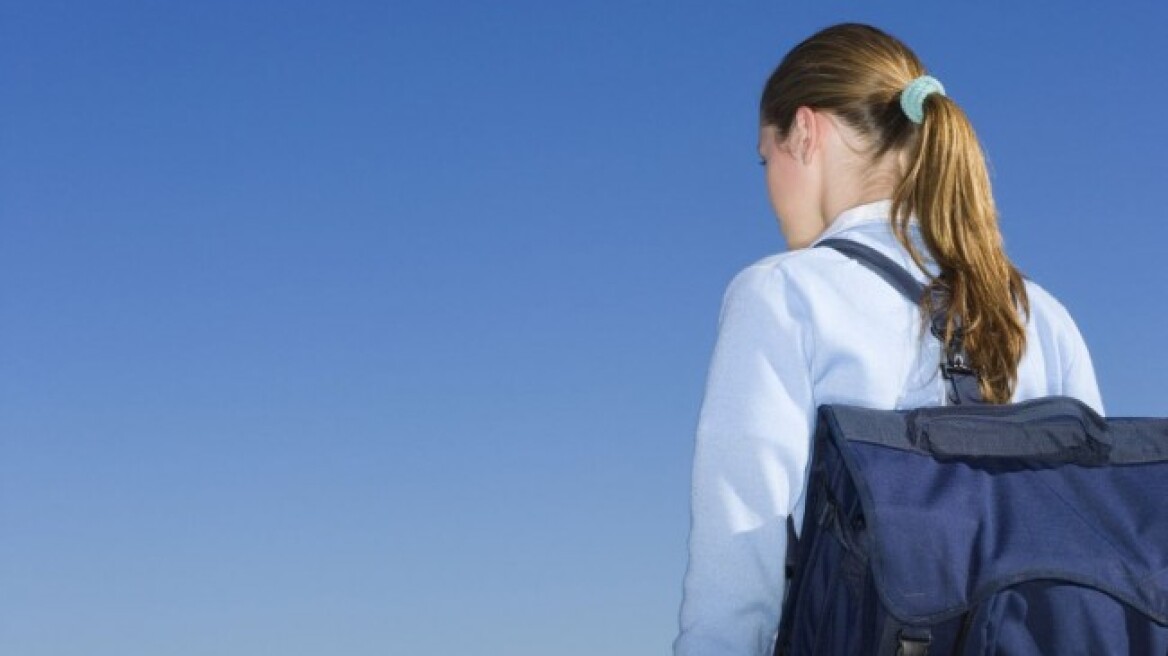 Εξωσχολική χτύπησε μαθήτρια μέσα σε σχολείο!