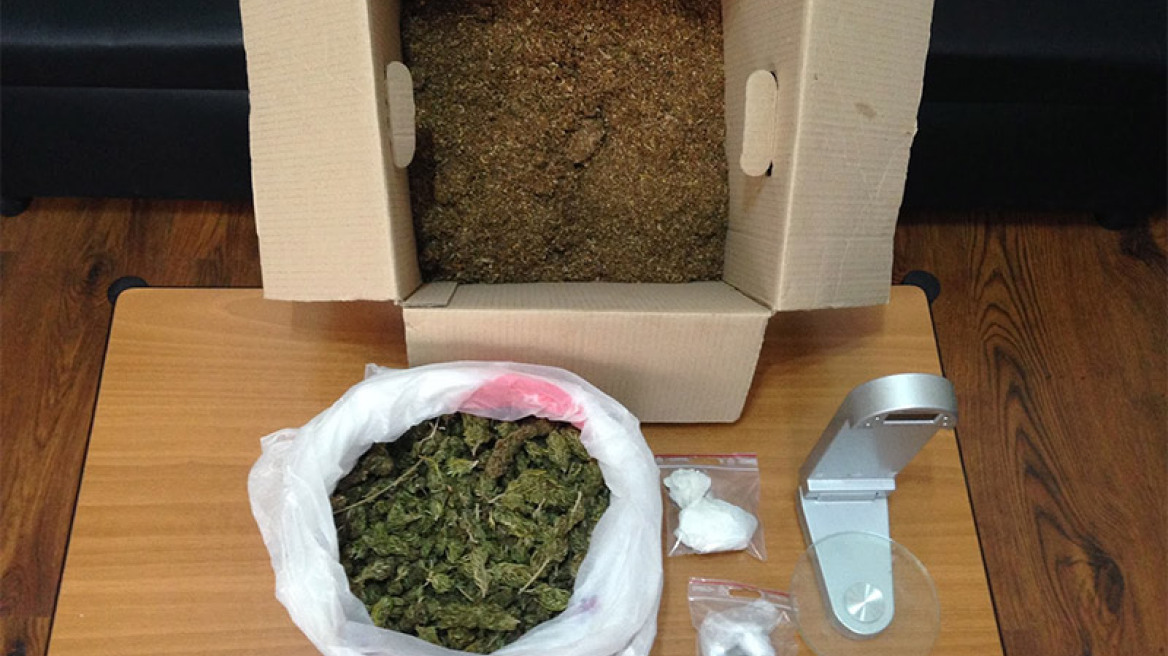 Διακινούσε ναρκωτικά και λαθραίο καπνό