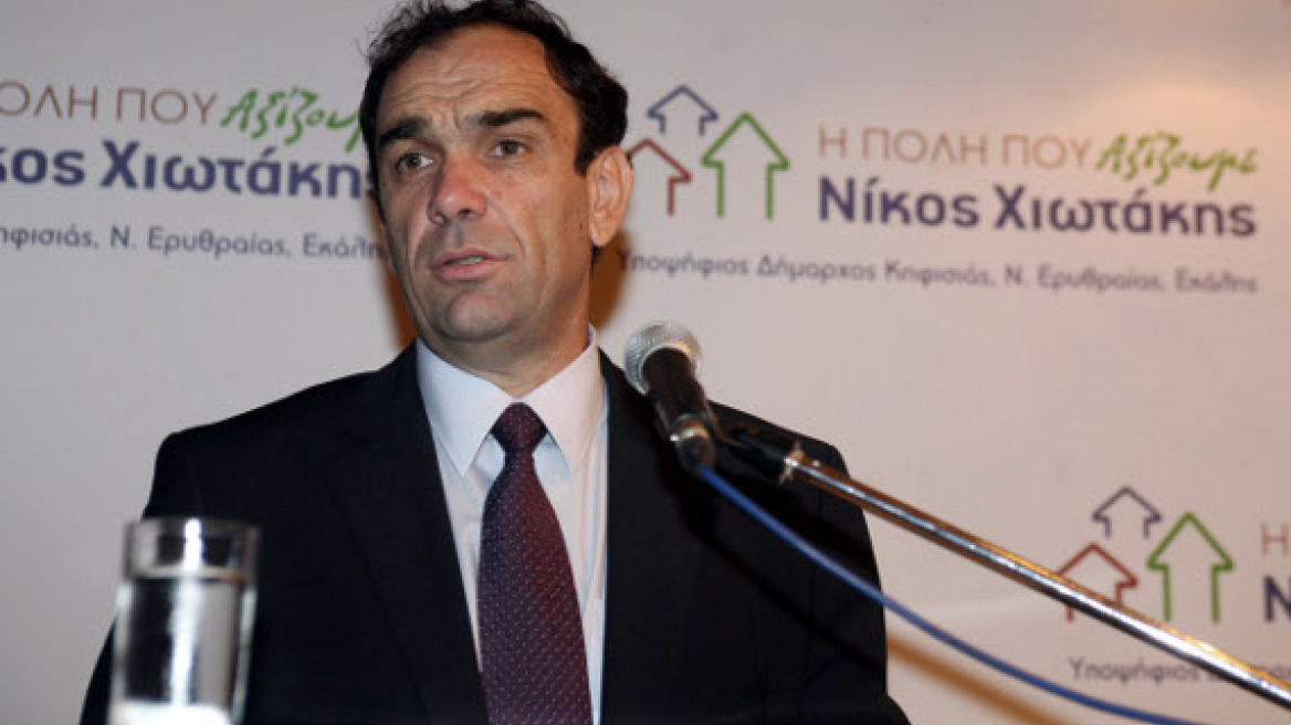 Δήμαρχος Κηφισιάς προς Γιοχάνες Χαν: «Πότε θα σταματήσετε να μας γ...τε;»