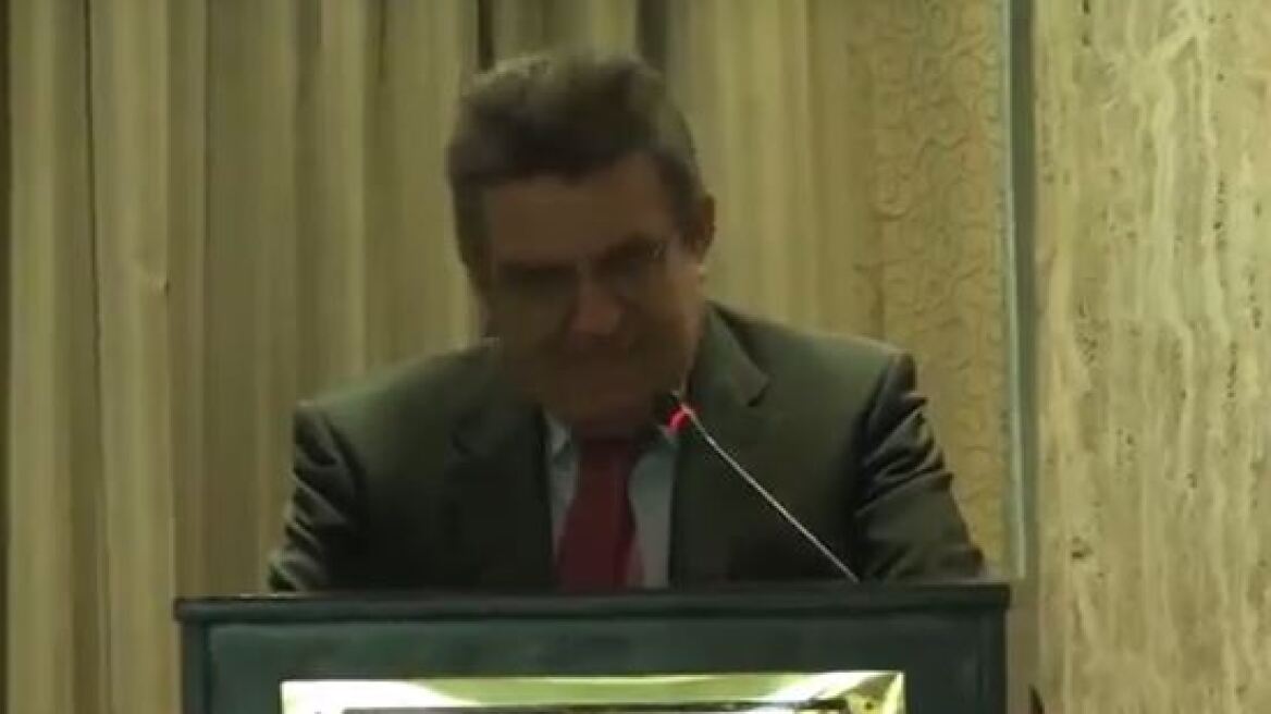 Βίντεο: Τα «γαλλικά» του δημάρχου Ιλίου προς τον Γιοχάνες Χαν