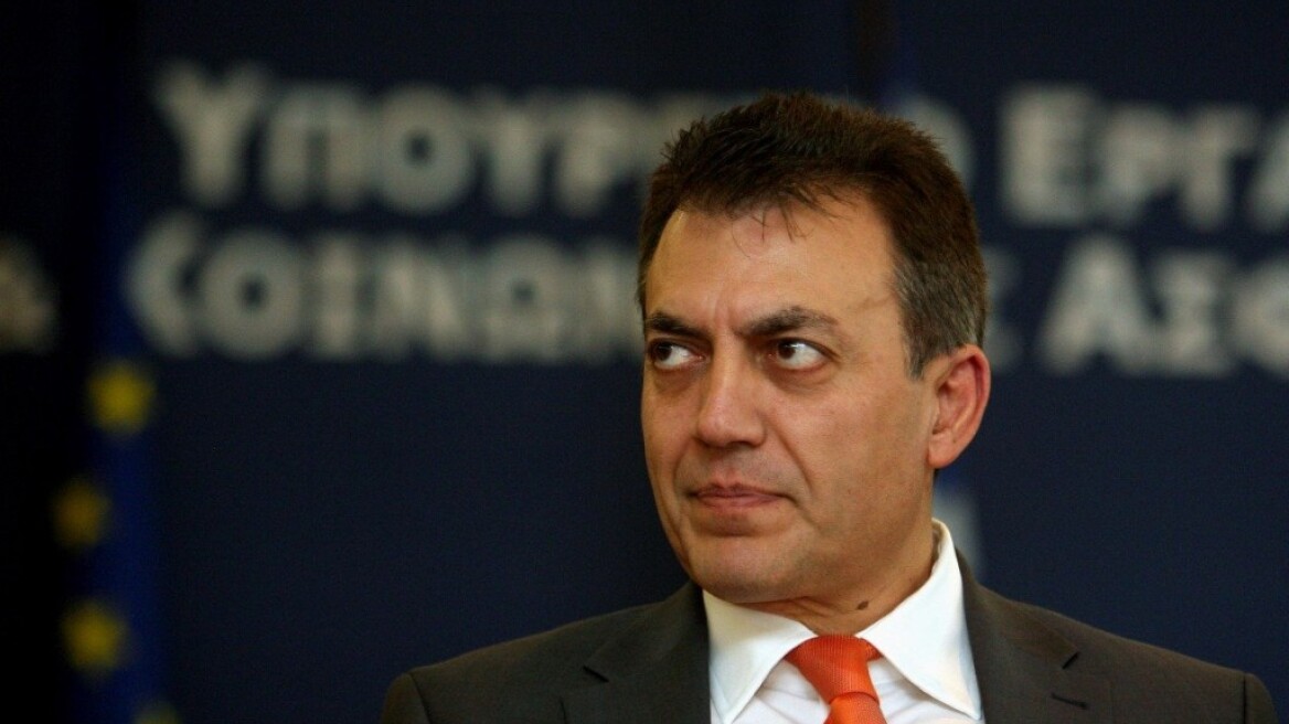 Βρούτσης: Δεν θα πάρουμε ούτε ένα σεντ από τις συντάξεις των Ελλήνων