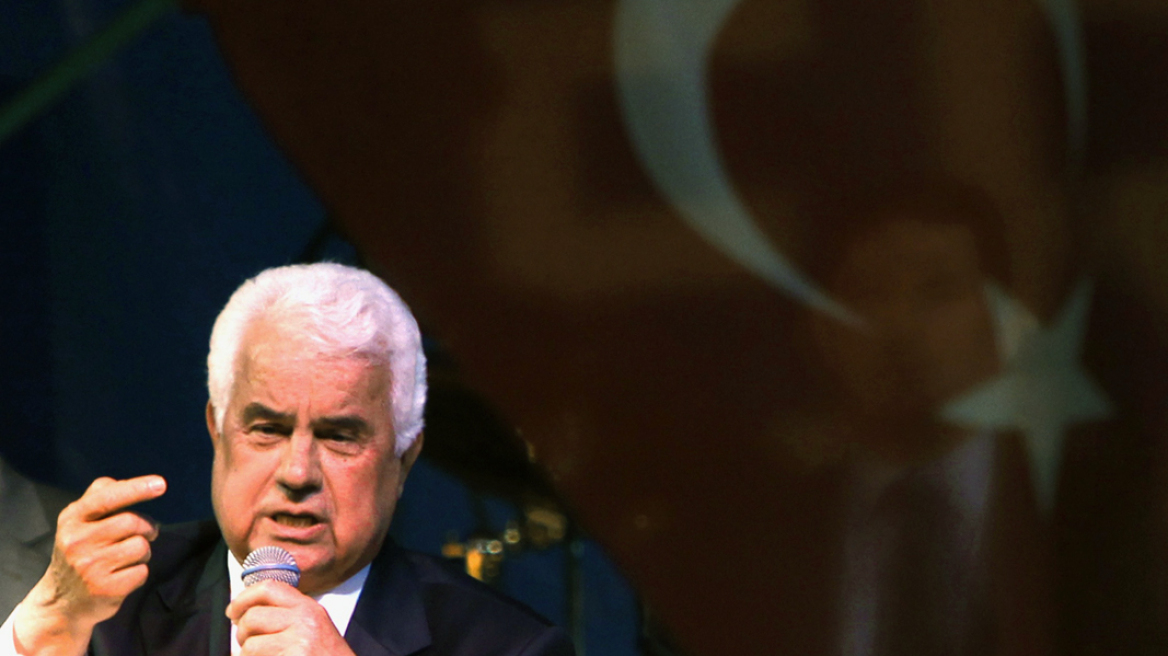Ερογλου: Στην Τουρκία για συνάντηση με τον Γκιουλ 