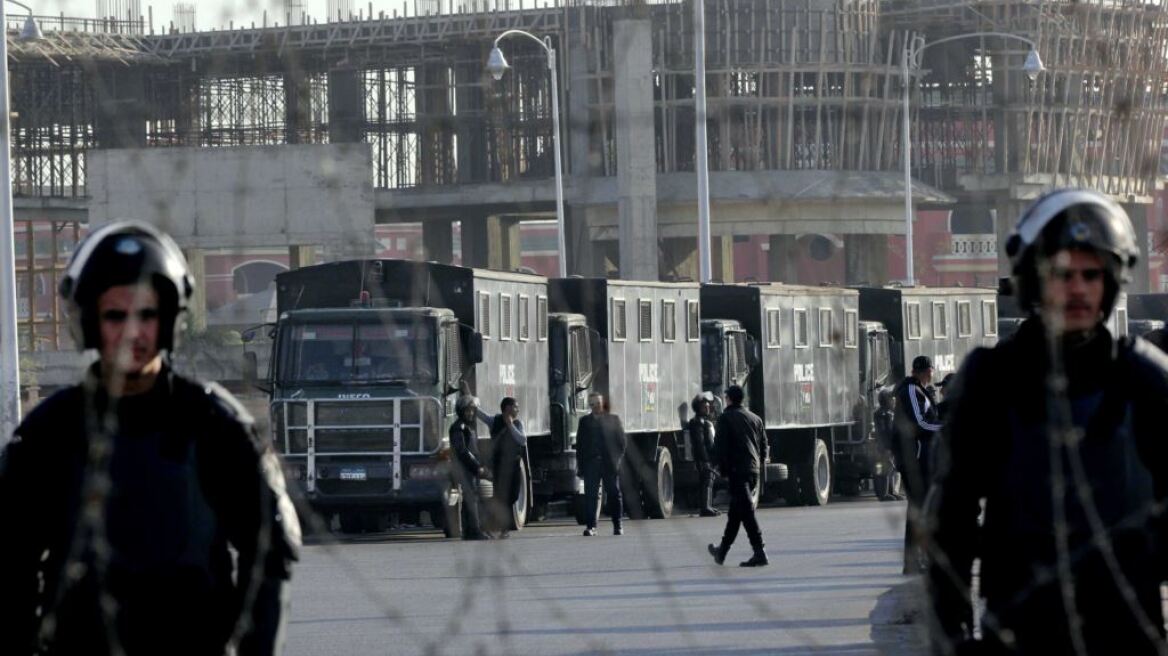 Αίγυπτος: Επτά νεκροί την πρώτη ημέρα του δημοψηφίσματος για νέο Σύνταγμα