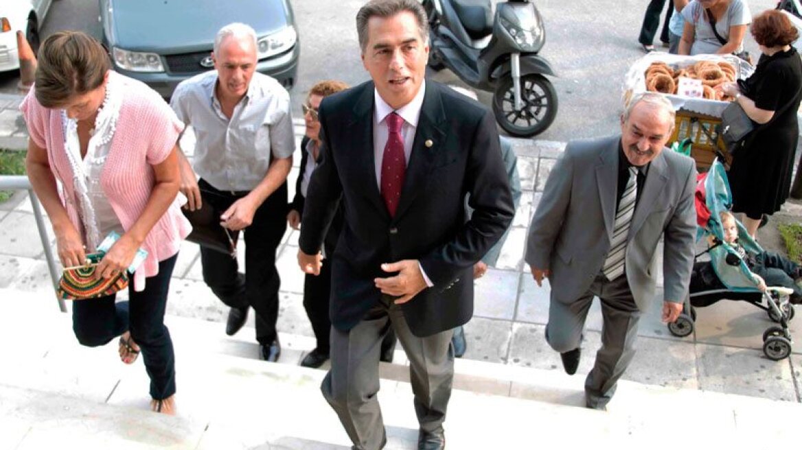 Μέχρι και ο Άνθιμος θα καταθέσει στη δίκη Παπαγεωργόπουλου!