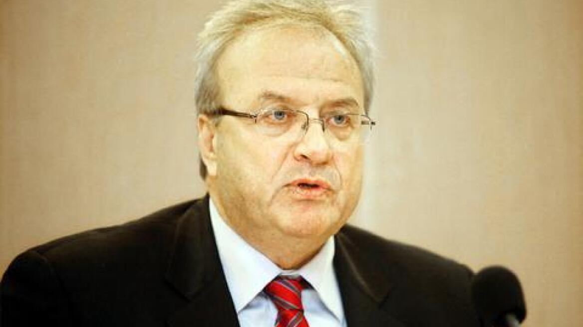 Γρηγοράκος προς δημοτικούς υπαλλήλους: Απογραφή σε 15 ημέρες ή απόλυση