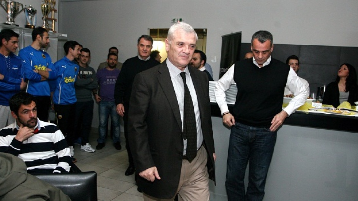 Τηλεφωνική κόντρα Μελισσανίδη-Σαρρή
