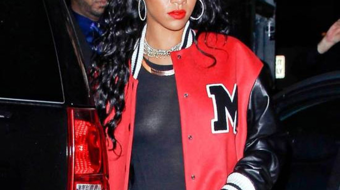 Η Rihanna καταργεί το σουτιέν