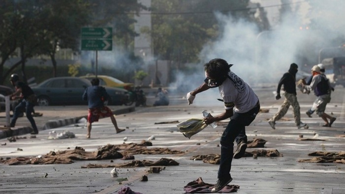 Ταϊλάνδη: Δύο τραυματίες από τα πυρά εναντίον του στρατού