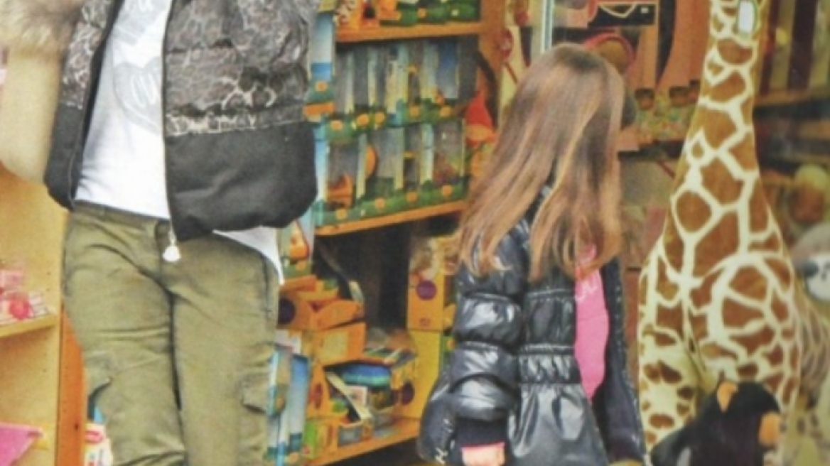 Ελένη Μενεγάκη: Βόλτα με τη Βαλέρια