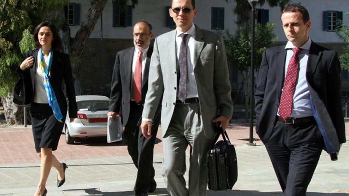 Έπιασε δουλειά η Τρόικα στην Κύπρο