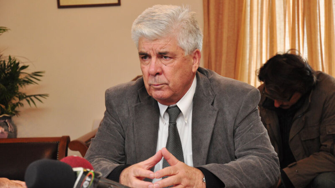 Συνάντηση Τσαυτάρη-αγροτών υπό την απειλή των μπλόκων