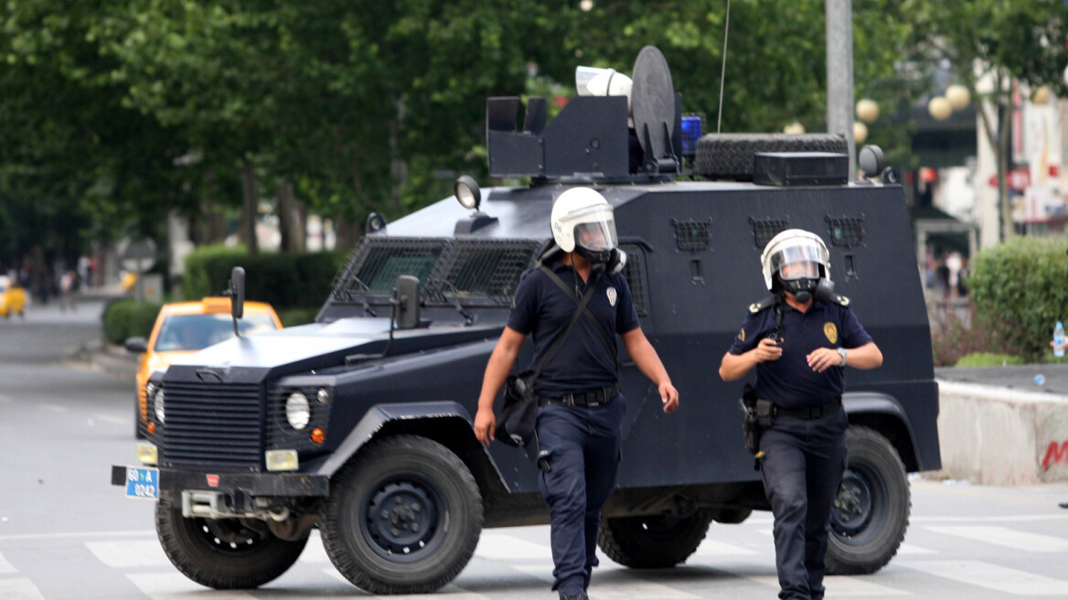 Άγκυρα: Η κυβέρνηση απολύει ή μεταθέτει άλλους 500 αστυνομικούς