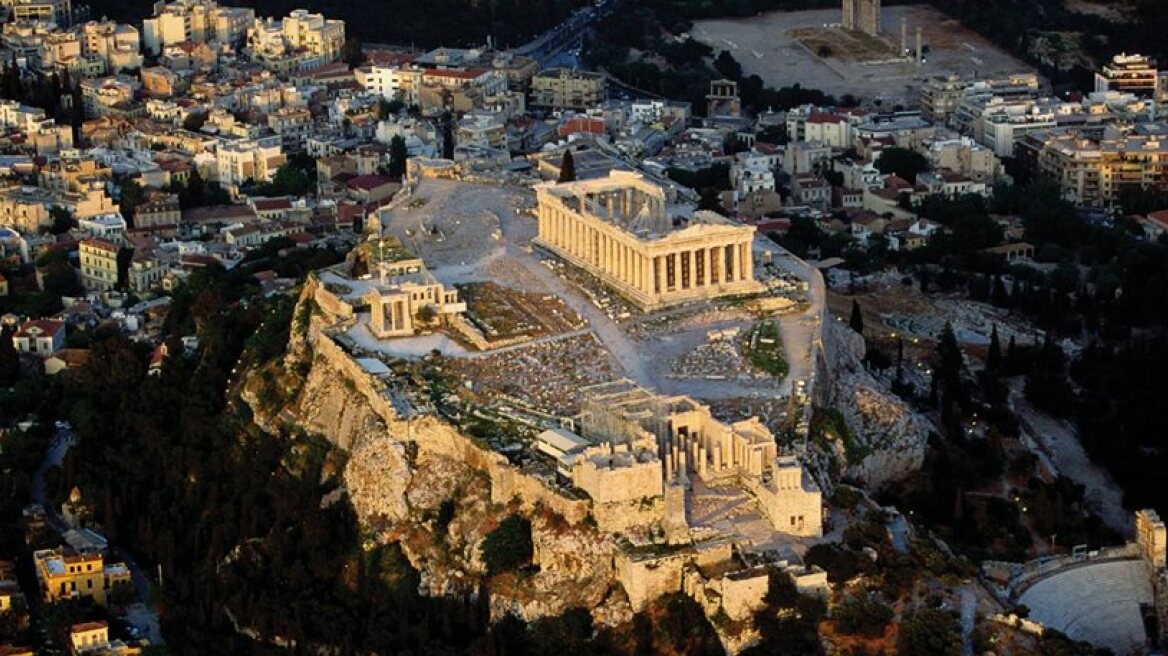 Alpha Bank: More than 18 million tourists in Greece in 2013