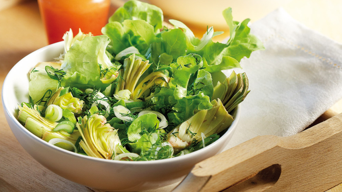 Μαρουλοσαλάτα με αγκινάρες