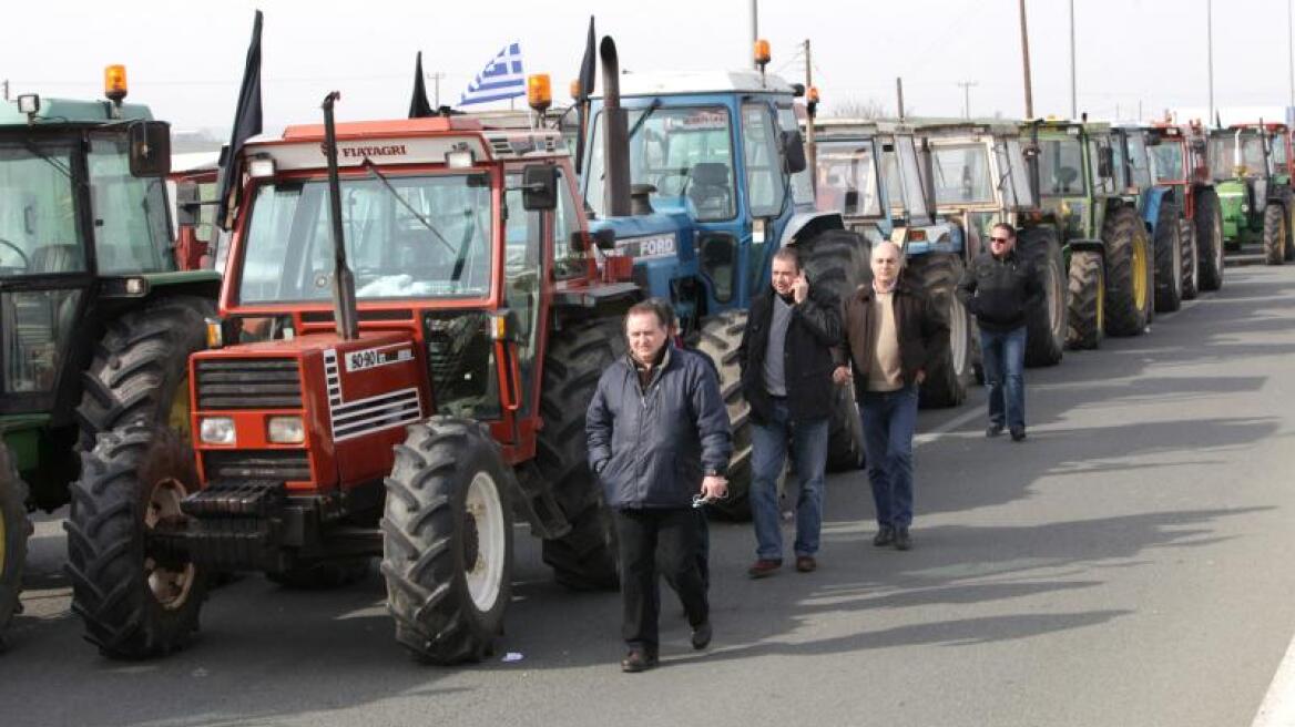 Αγρότες: Ενισχύουν το μπλόκο της Νίκαιας - Συγκεντρώνουν τρόφιμα για τους Κεφαλονίτες