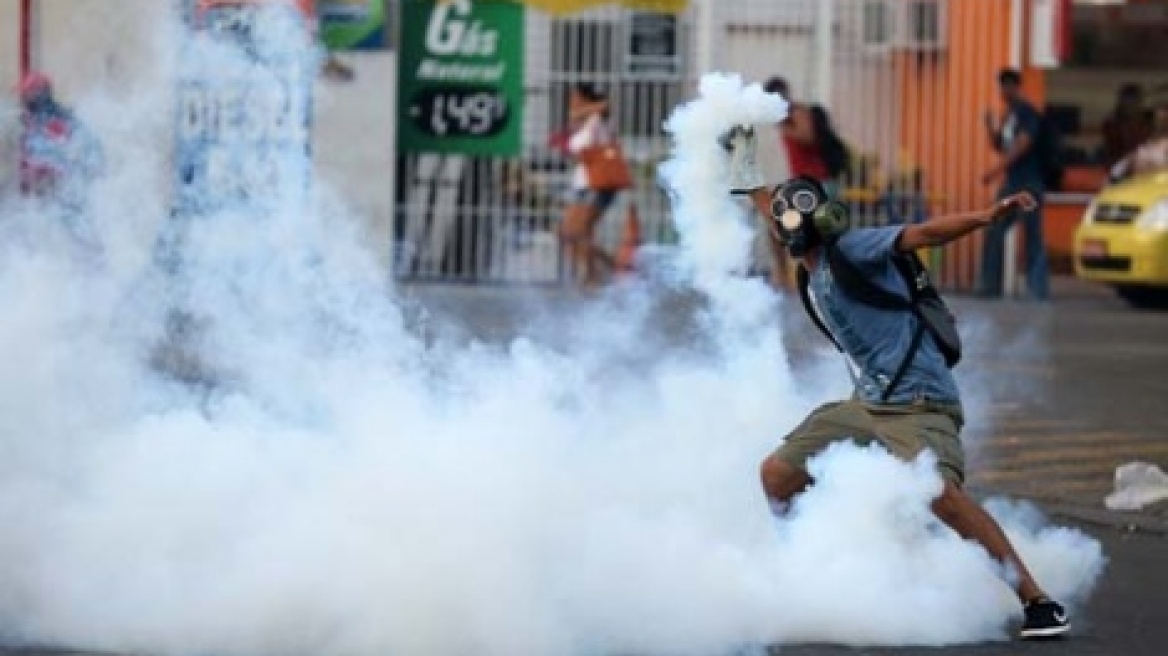 Πρίστινα: Αιματηρές συμπλοκές μεταξύ αστυνομικών και φοιτητών