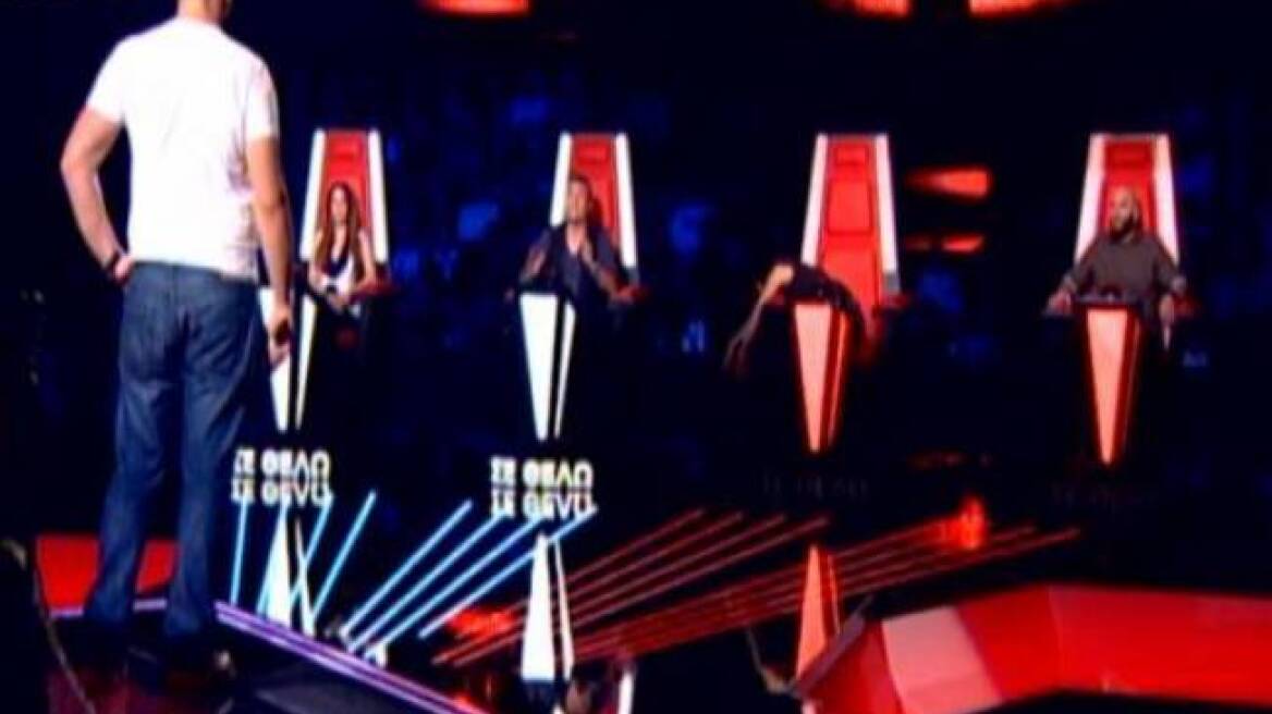 Η Βανδή «κοιμήθηκε» στην καρέκλα του «The Voice»!  