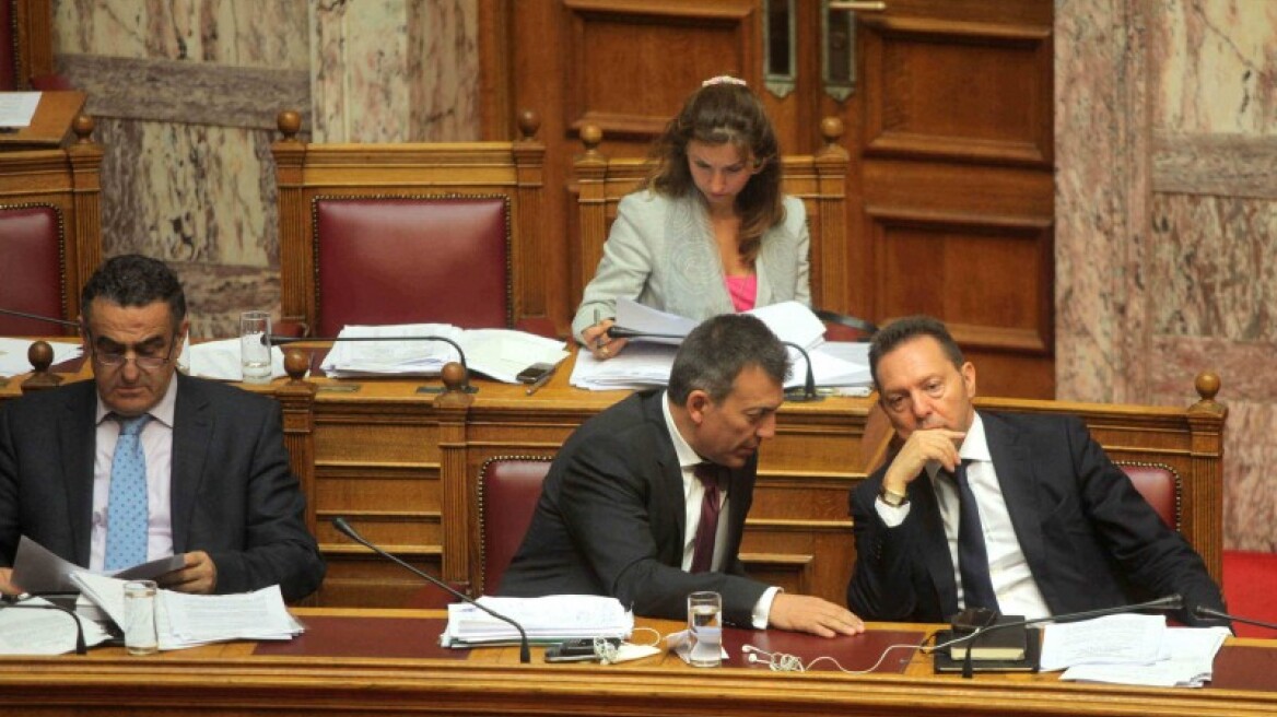 Εισαγγελέας Διαφθοράς κατά Στουρνάρα και Αθανασίου