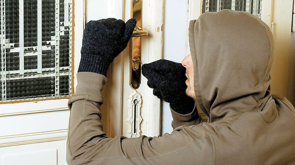 Αιδηψός: Ιδιοκτήτρια οικίας έτρεψε σε φυγή διαρρήκτη!