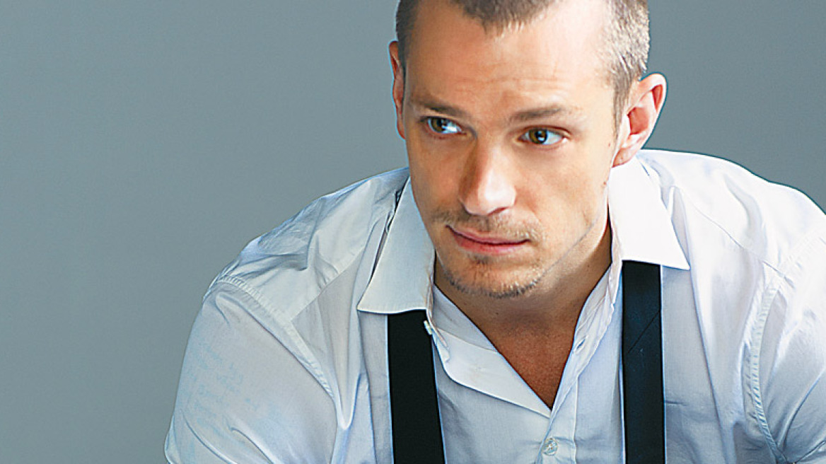 Τζόελ Κίναμαν:Ο νέος Ρόμποκοπ βγάζει τη στολή του