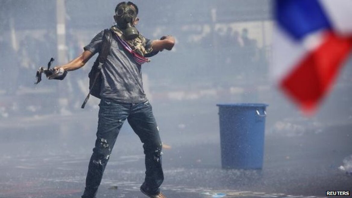 Ταϊλάνδη: Νεκρός αστυνομικός κατά την απομάκρυνση διαδηλωτών