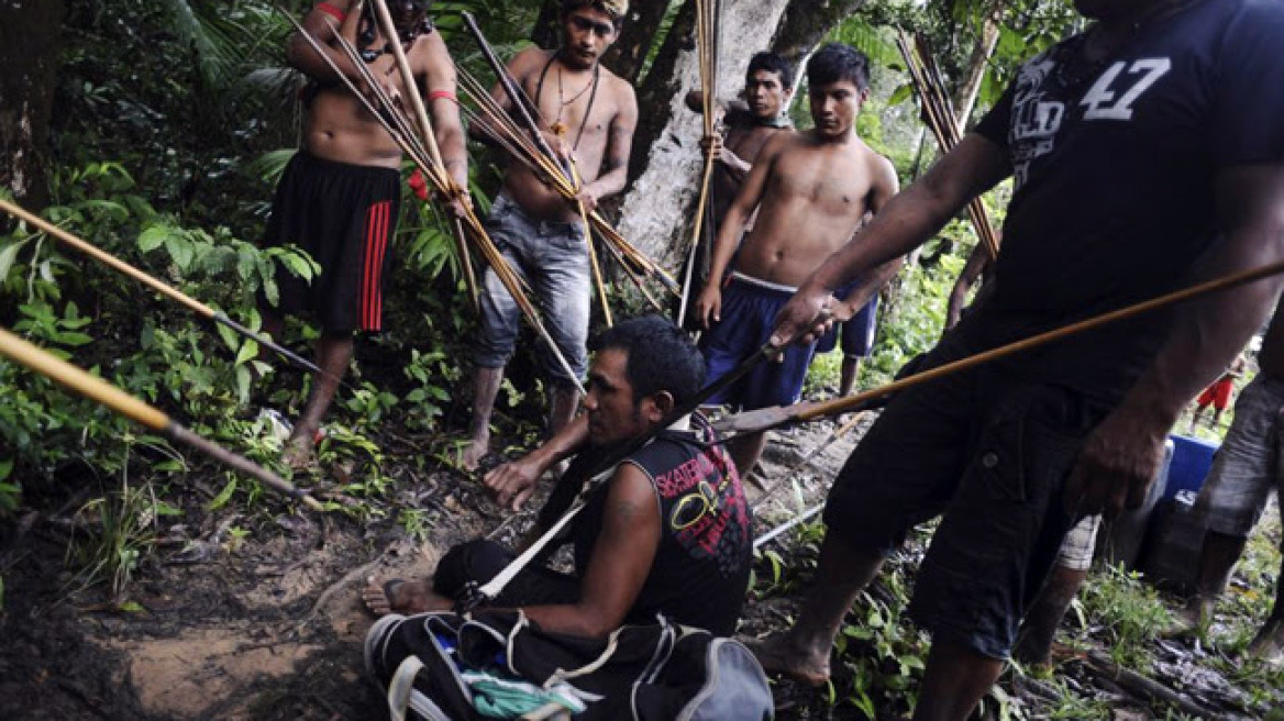 Φυλή του Αμαζονίου πήρε το νόμο στα χέρια της! (φωτογραφίες)