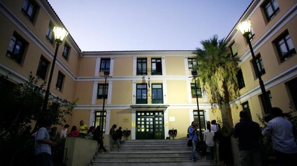 Ευελπίδων: Συνελήφθη τοξικομανής που ξέφυγε από την αστυνομία 