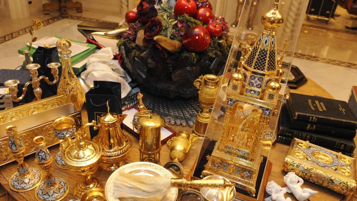 Νέες εικόνες χλιδής από το παλάτι του Γιανουκόβιτς 