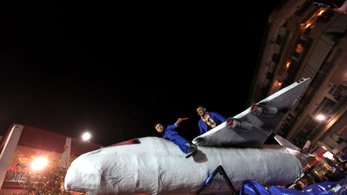 Τύρναβος: Καρναβαλιστής τραυματίστηκε μετά από πτώση στο κενό