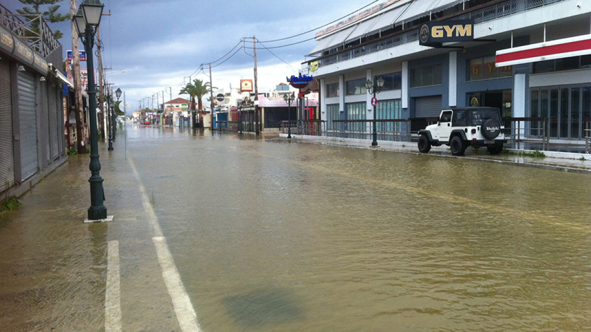 Ζάκυνθος: Προβλήματα από την ισχυρή νεροποντή