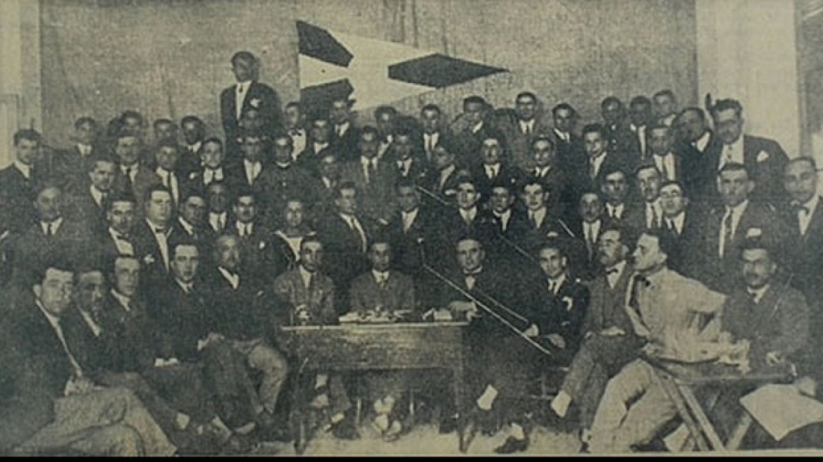 Αιώνιος… έφηβος