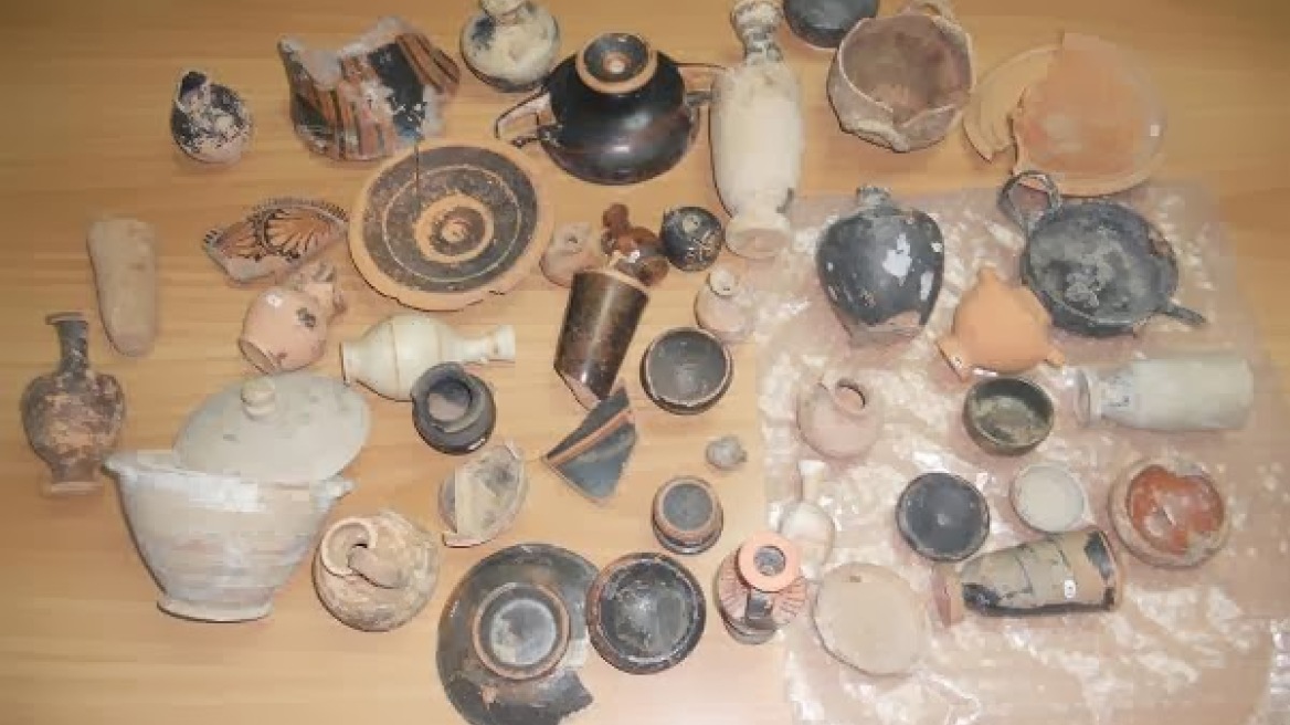 Λουτράκι: Μάνα και γιος συνελήφθησαν σε... σπίτι-μουσείο!