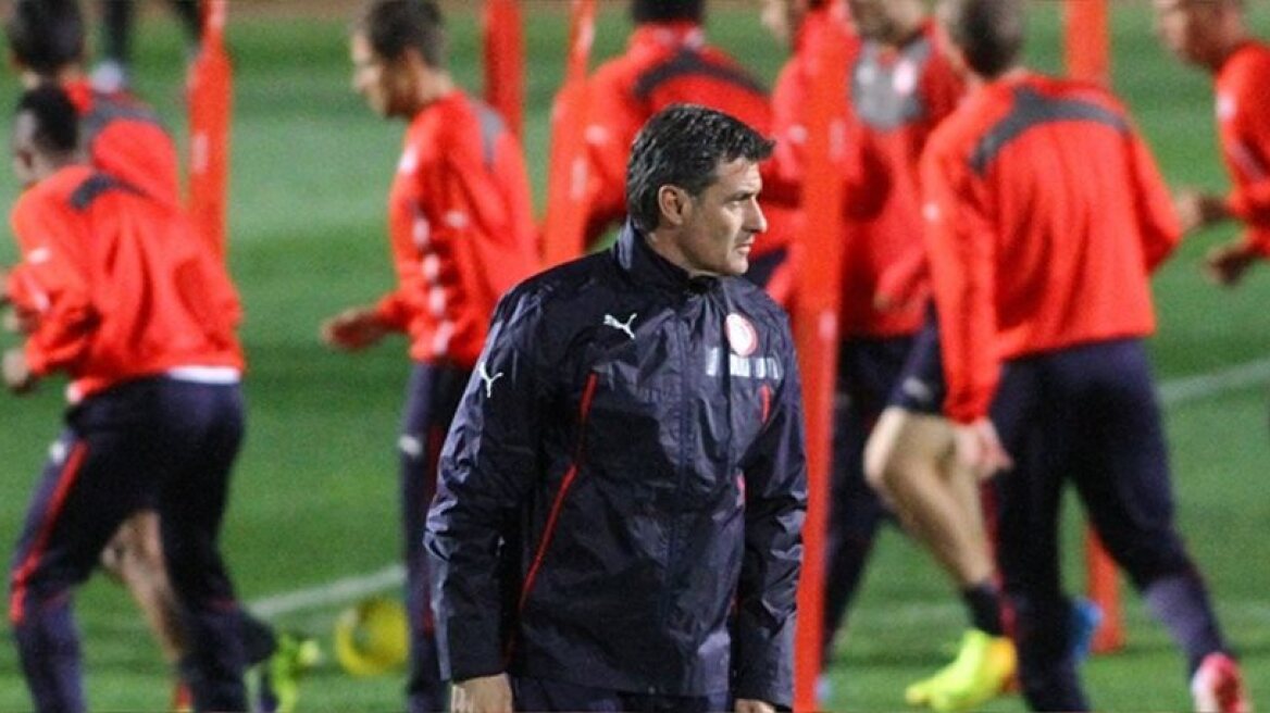 Μίτσελ σε παίκτες: «Ζούμε για τον αγώνα με τη Μάντσεστερ»