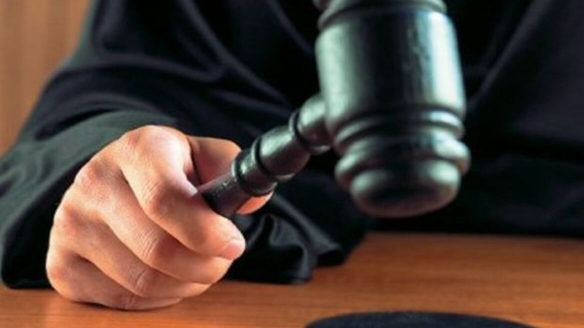 Αυστριακή τράπεζα αποζημιώνει πελάτη της για λάθος επένδυση σε ελληνικά ομόλογα