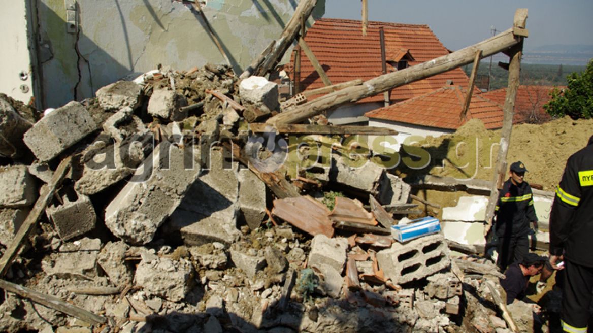 Τραγωδία στο Αγρίνιο: Δύο νεκροί από πτώση μάντρας 