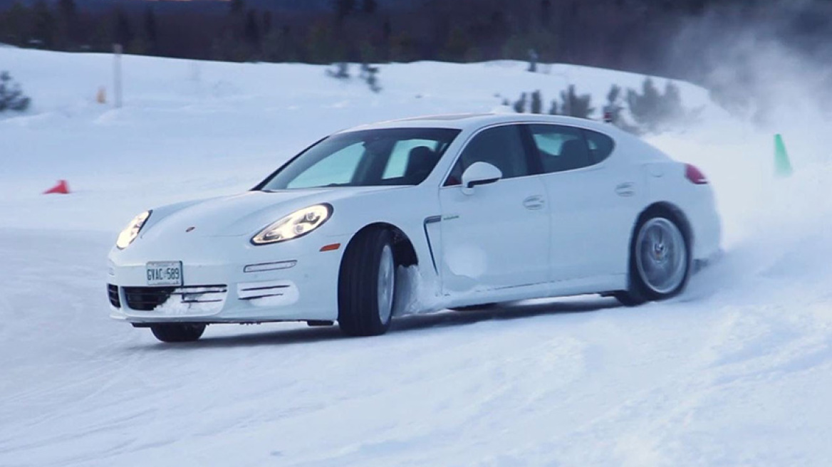 Video: Η υβριδική Panamera στα χιόνια!