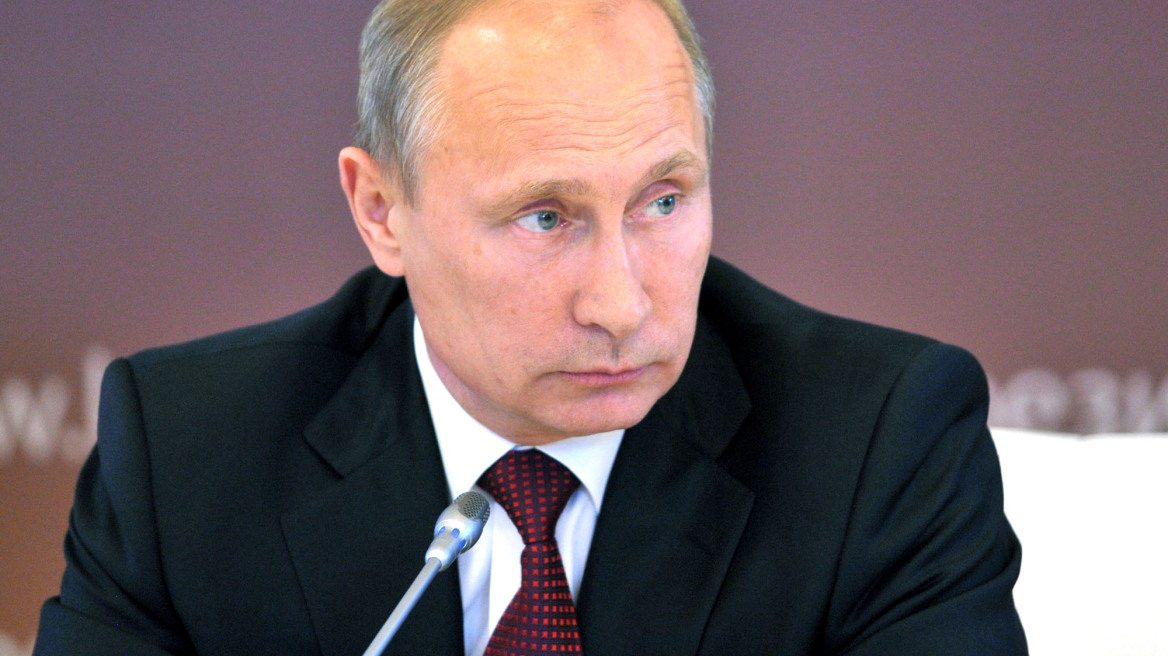 Πούτιν: Θα διατηρήσω λογαριασμό στη ρωσική τράπεζα που «θα παγώσει από δολάρια»