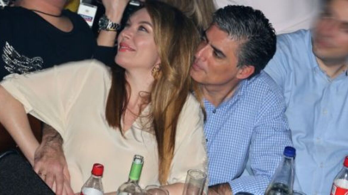 Τατιάνα Στεφανίδoυ – Νίκος Ευαγγελάτος: Το 'ριξαν έξω 