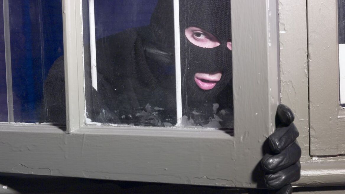 Λαμία: Έκλεψαν μέχρι και τα μαχαιροπήρουνα από σπίτι 