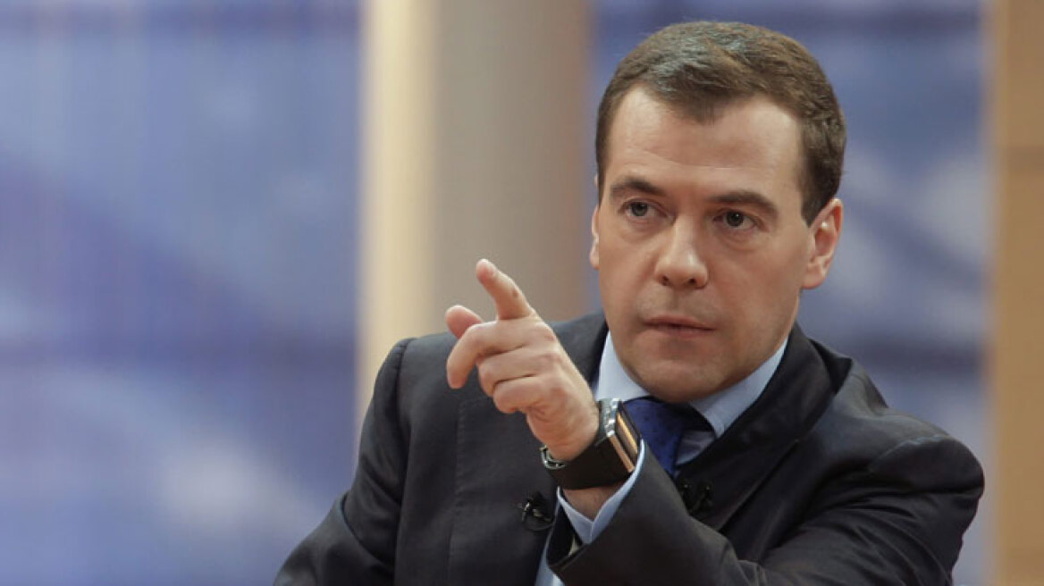 Μεντβέντεφ: Οι κυρώσεις δεν θα πλήξουν σοβαρά την οικονομία της Ρωσίας