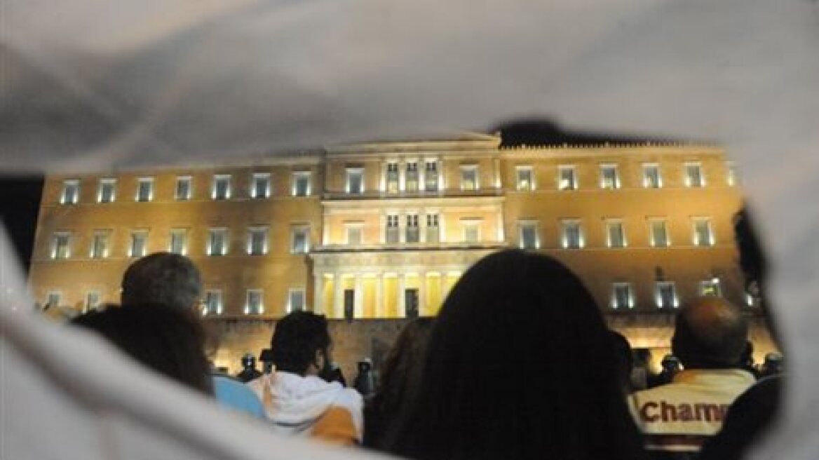 Την Κυριακή ψηφίζεται το πολυνομοσχέδιο - Συλλαλητήριο στο Σύνταγμα στις 18:30