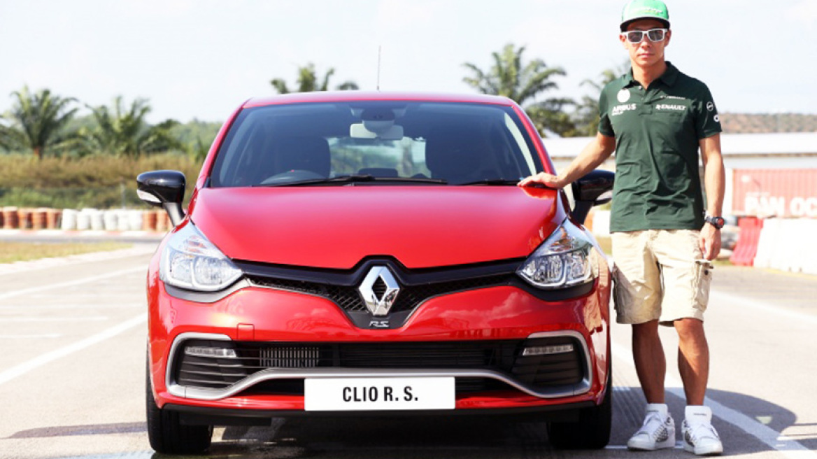 O Κομπαγιάσι οδηγεί το Clio RS