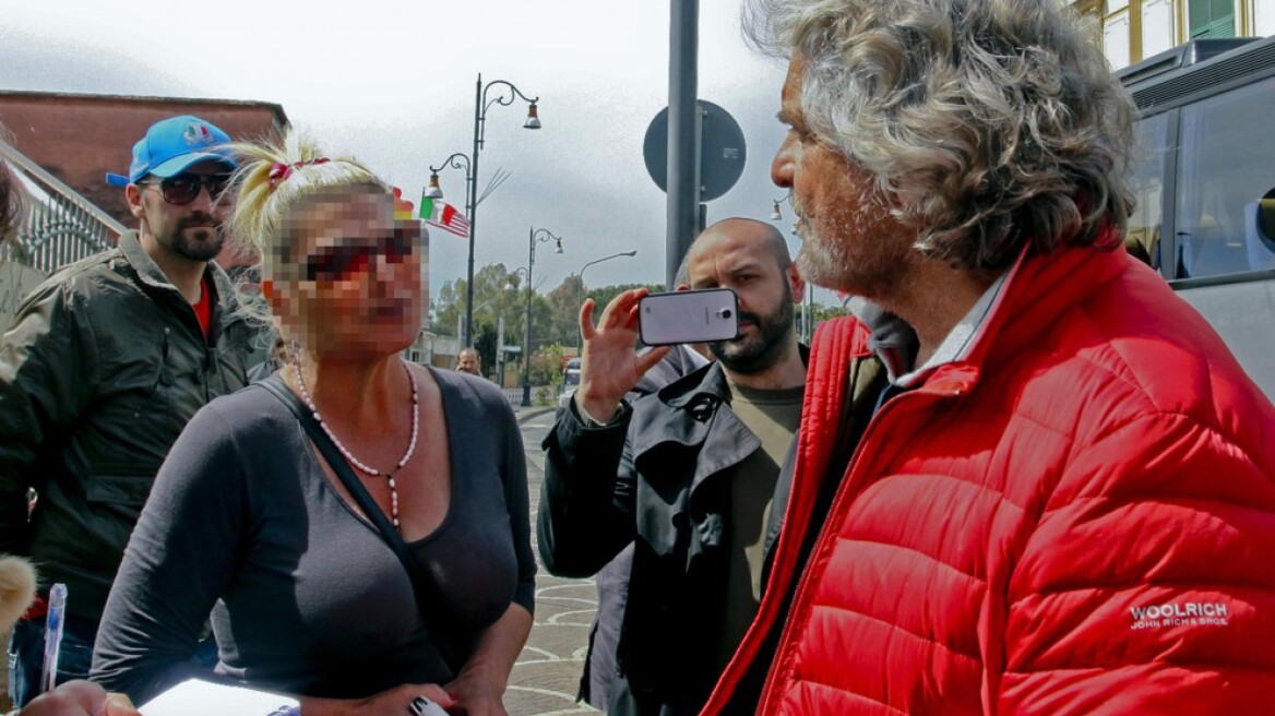 Γκρίλο σε ιερόδουλη: Άφησε τους δρόμους και βγες στο Διαδίκτυο