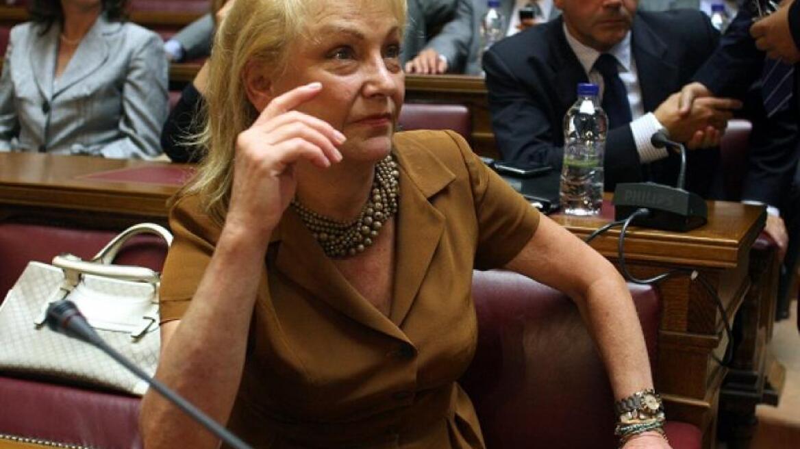 Φωτεινή Πιπιλή: Ο Παπανδρέου να βγάλει τον σκασμό!