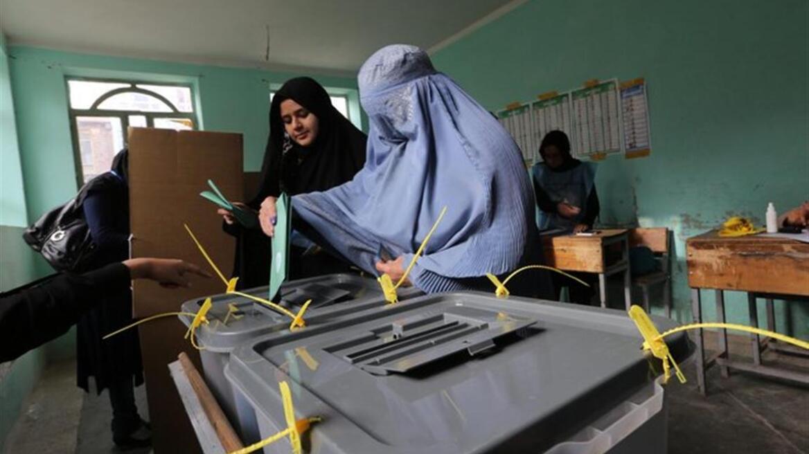 Αφγανιστάν: Άνοιξαν οι κάλπες για την εκλογή του διαδόχου του Καρζάι