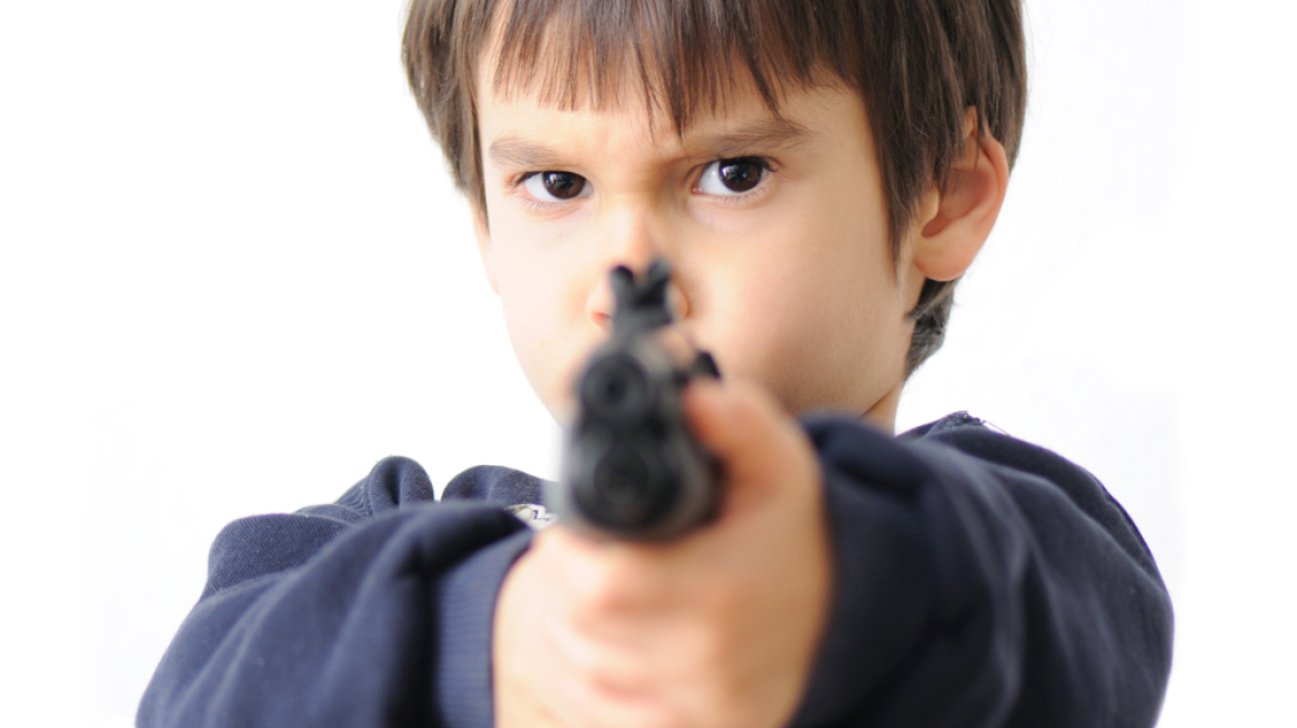 ΗΠΑ: Αγοράκι δύο ετών πυροβόλησε και σκότωσε την αδερφή του