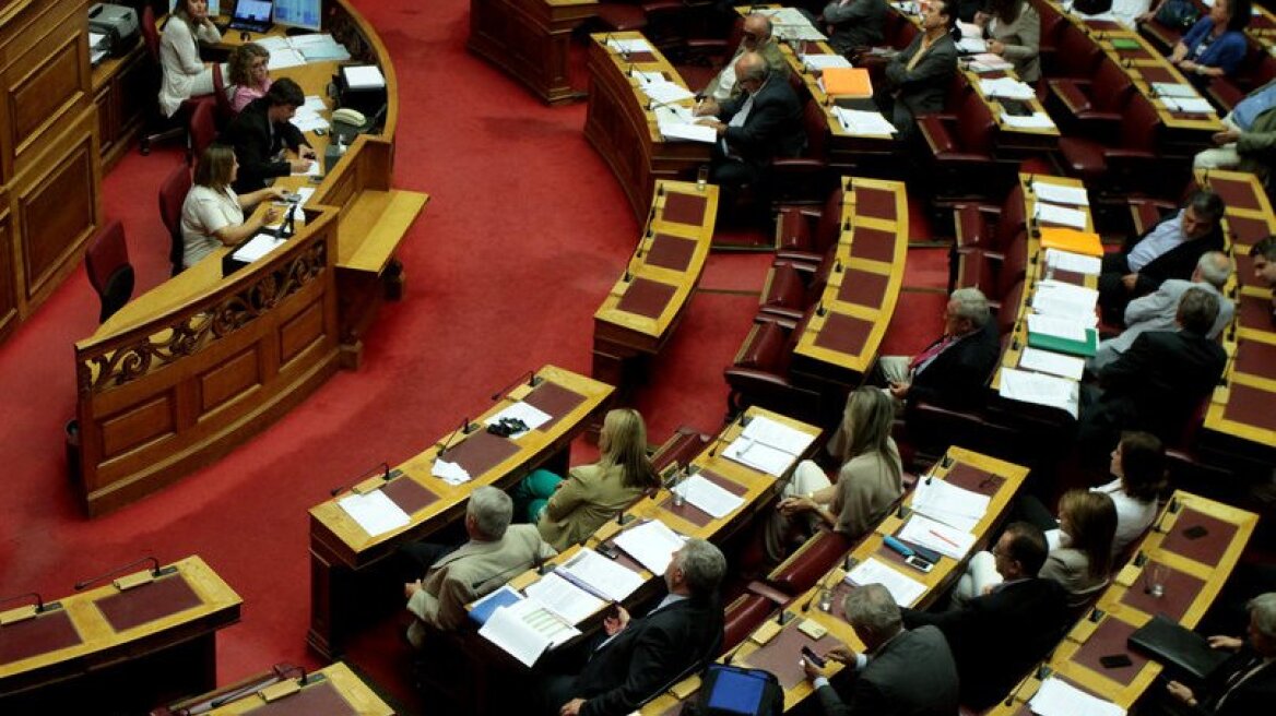 Πολιτική αντιπαράθεση για την έξοδο στις αγορές