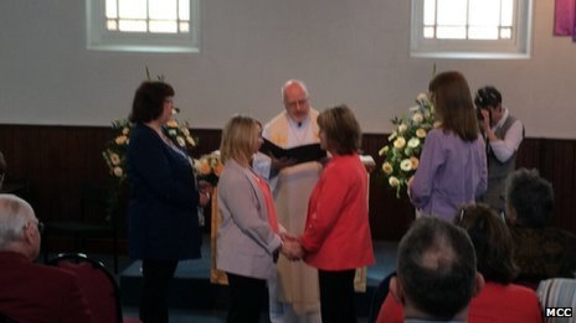 Πραγματοποιήθηκε ο πρώτος gay γάμος σε εκκλησία της Βρετανίας!